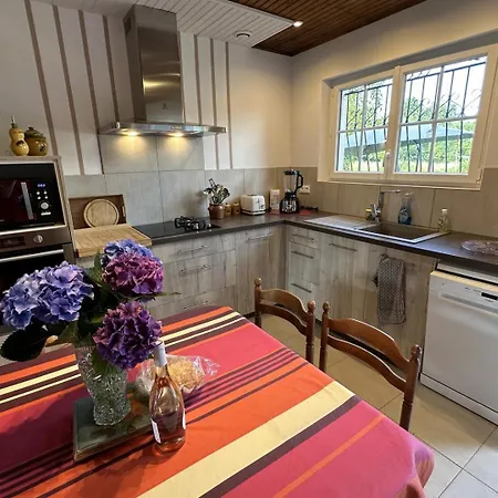 Semesterbostad Le Grues Cendrees