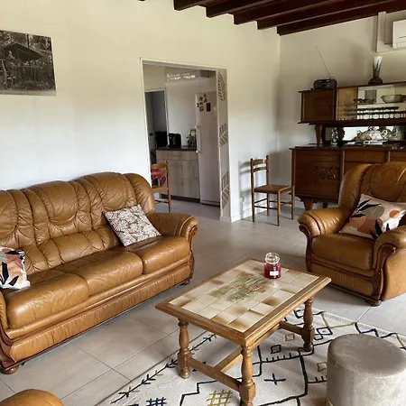 Semesterbostad Le Grues Cendrees *