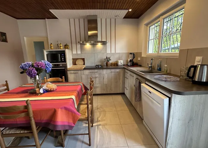 Semesterbostad Le Grues Cendrees *