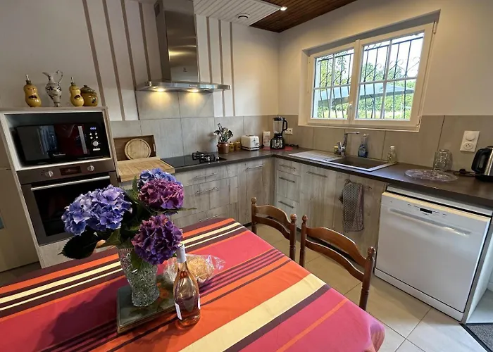 Semesterbostad Le Grues Cendrees