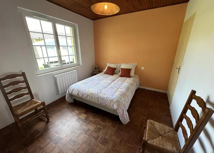 Semesterbostad Le Grues Cendrees *